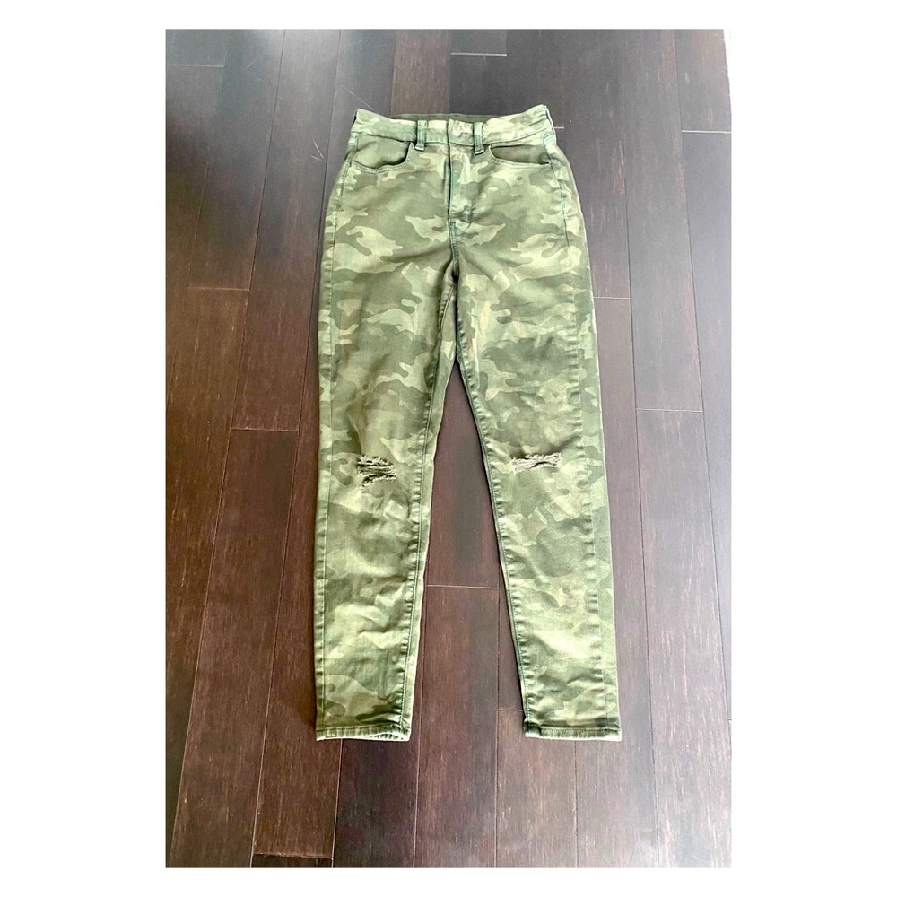 Curvy Super Hi-Rise Jegging, Camo, Distressed